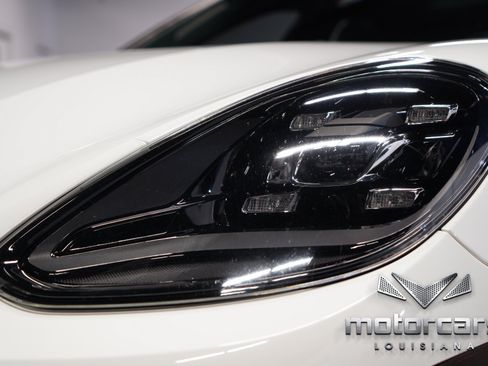 Used 2019 Porsche Panamera 4 AWD/4WD image 11
