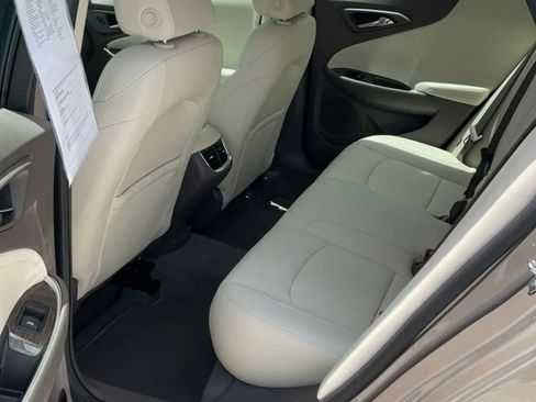 Used 2022 Chevrolet Malibu LT w/ Leather Package image 11