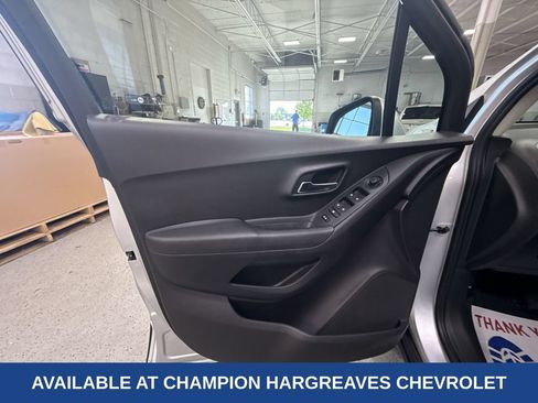 Used 2016 Chevrolet Trax LS AWD/4WD image 30