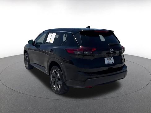 Used 2025 Nissan Rogue SV FWD image 10