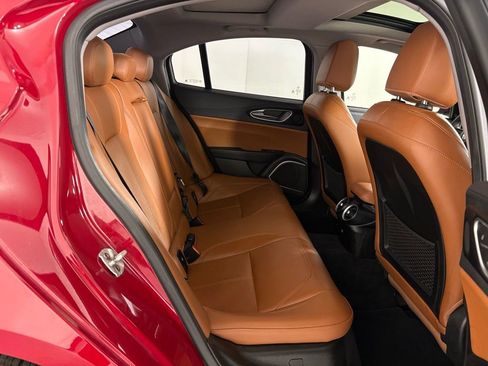 Used 2021 Alfa Romeo Giulia Sprint w/ Sun & Sound Package image 40