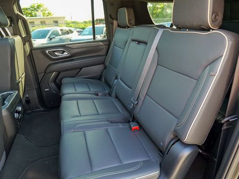 Used 2024 GMC Yukon XL SLT w/ SLT Premium Package AWD/4WD image 31