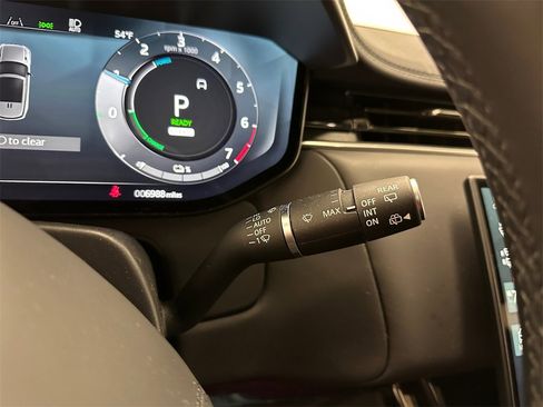 Used 2025 Land Rover Range Rover Sport Dynamic SE image 17