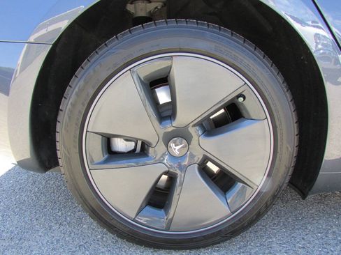 Used 2023 Tesla Model 3 Standard Range RWD image 11