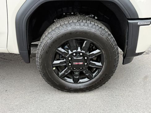 New 2026 GMC Sierra 3500 AT4 image 12