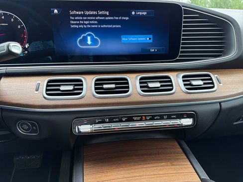 Used 2025 Mercedes-Benz GLE 350 4MATIC image 6