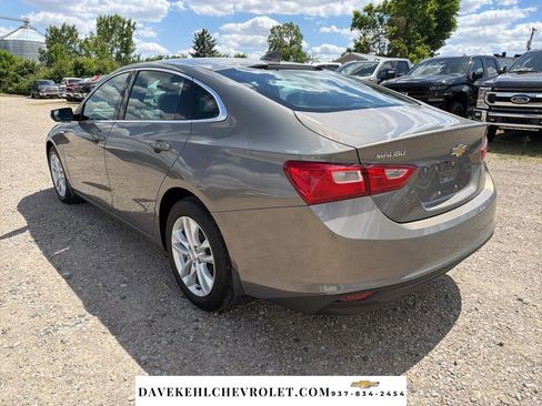 Used 2018 Chevrolet Malibu LT FWD image 4