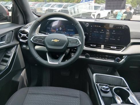 New 2026 Chevrolet Equinox LT FWD image 9