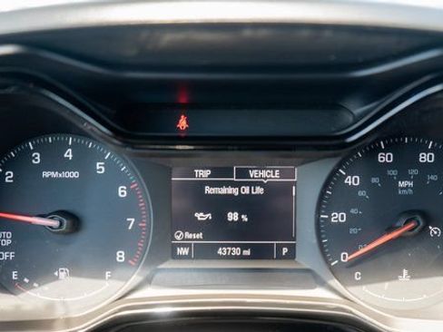 Used 2024 Chevrolet Trax LS FWD image 19