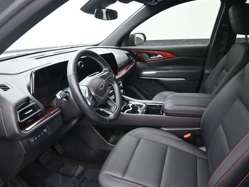 Used 2025 Chevrolet Traverse Z71 AWD/4WD image 11