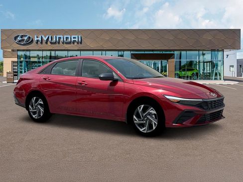 New 2025 Hyundai Elantra SEL FWD image 10