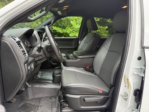 Used 2024 RAM 3500 Tradesman w/ Chrome Appearance Group image 13