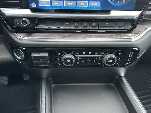 Certified 2024 Chevrolet Silverado 2500 LTZ w/ LTZ Convenience Package image 28