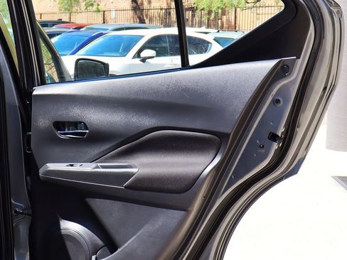 Used 2021 Nissan Kicks SV FWD image 26