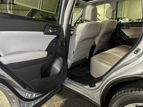 Used 2015 Subaru Forester 2.5i Touring w/ Eyesight & Navigation System AWD/4WD image 18