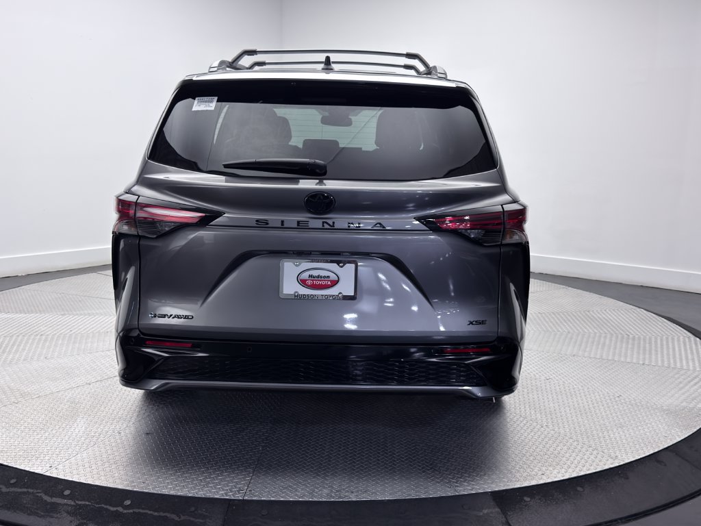 Used 2026 Toyota Sienna XSE AWD/4WD image 6