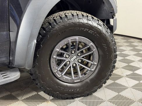 Used 2019 Ford F150 Raptor w/ Equipment Group 802A Luxury image 7