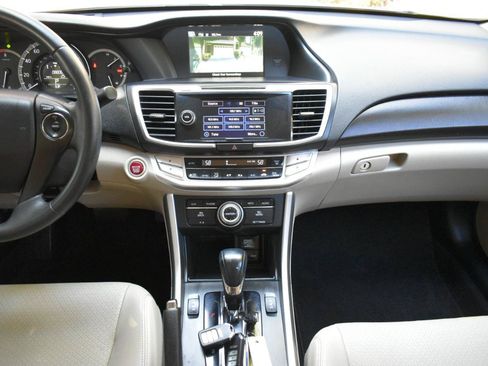 Used 2015 Honda Accord EX-L image 19