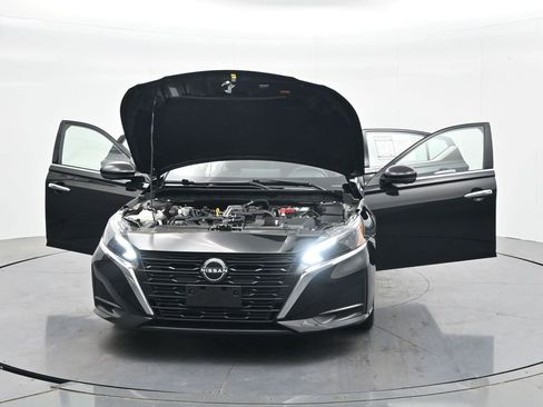 Used 2023 Nissan Altima 2.5 SL FWD image 40