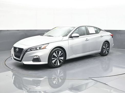 Used 2022 Nissan Altima 2.5 SV FWD image 4
