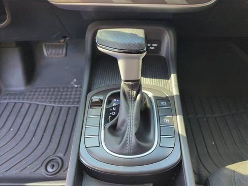 Used 2024 Hyundai Kona SE AWD/4WD image 16