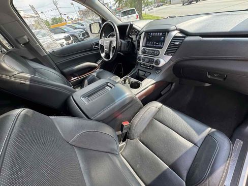 Used 2017 GMC Yukon SLT image 29