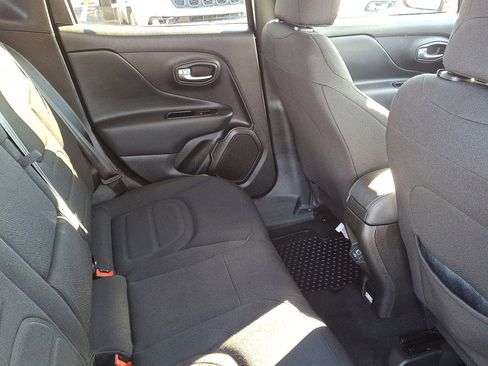 Used 2022 Jeep Renegade Latitude w/ Convenience Group image 15