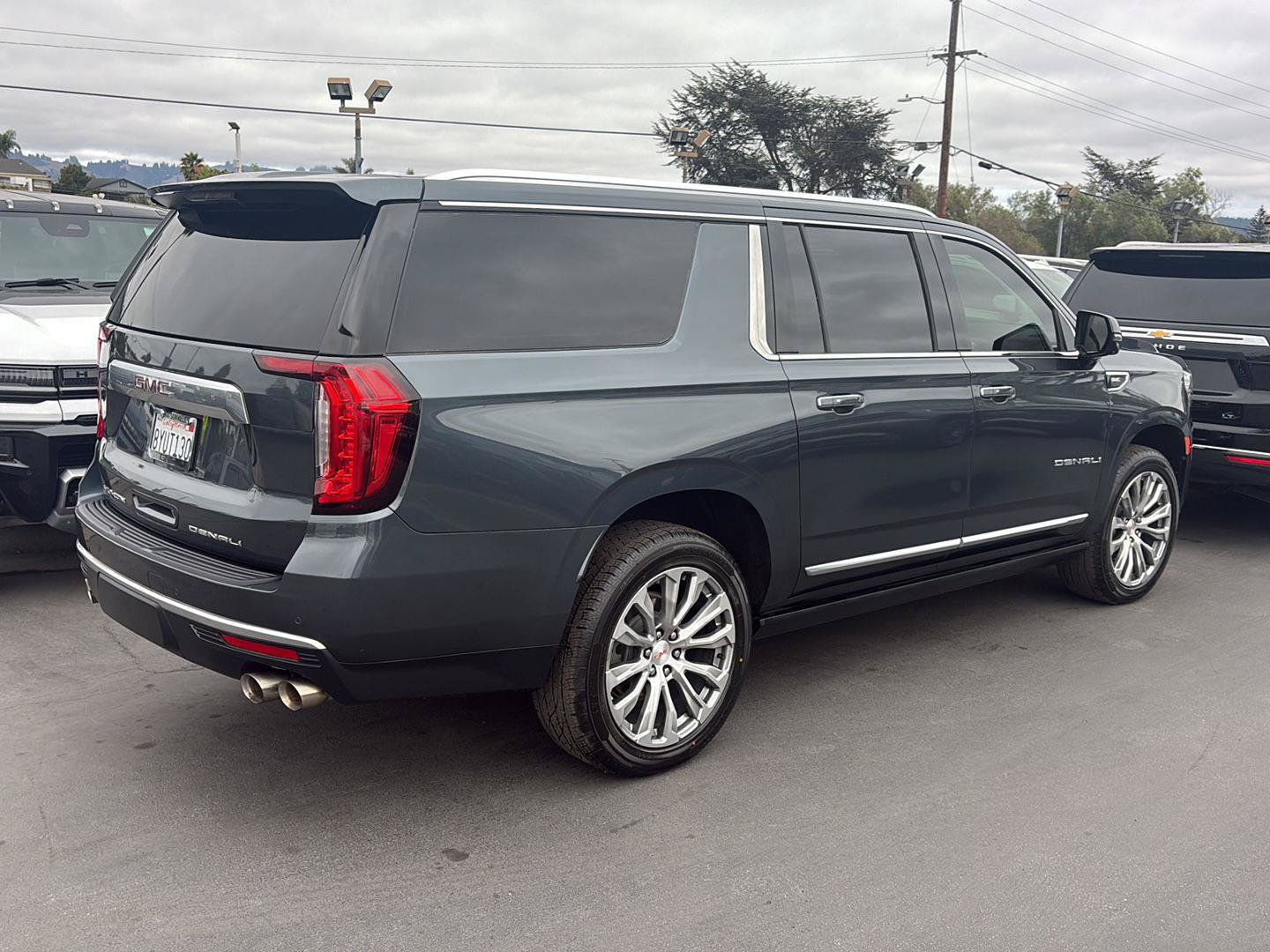 Used 2021 GMC Yukon XL Denali AWD/4WD image 4