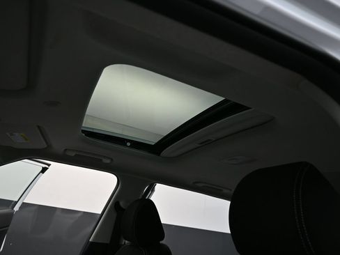 Certified 2026 Hyundai Venue SEL FWD image 13