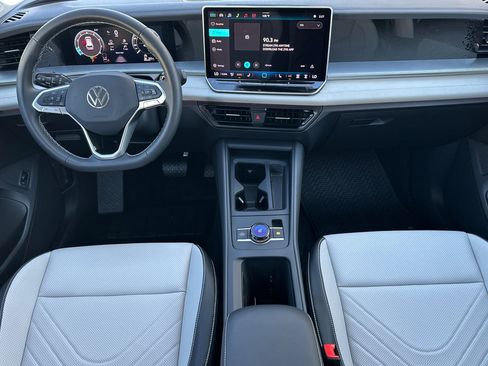 New 2026 Volkswagen Tiguan SE image 11