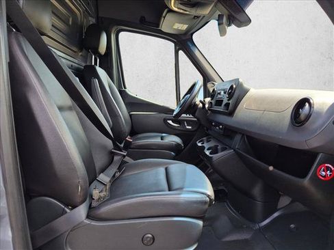 Used 2020 Mercedes-Benz Sprinter 2500 image 17