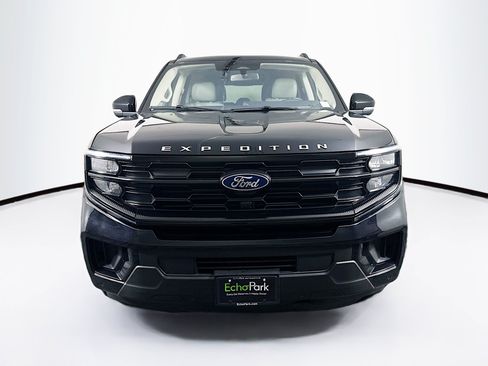 Used 2025 Ford Expedition Max Active AWD/4WD image 2