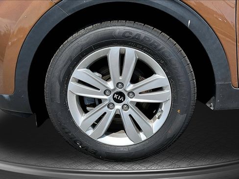Used 2019 Kia Sportage LX FWD image 29