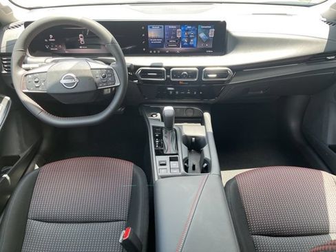 New 2026 Nissan Sentra SR w/ Floor Mat Package FWD image 12