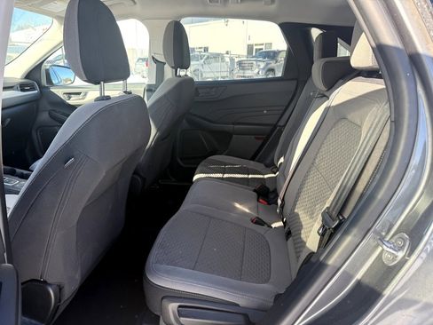 Used 2022 Ford Escape SE w/ SE Sport Appearance Package image 17