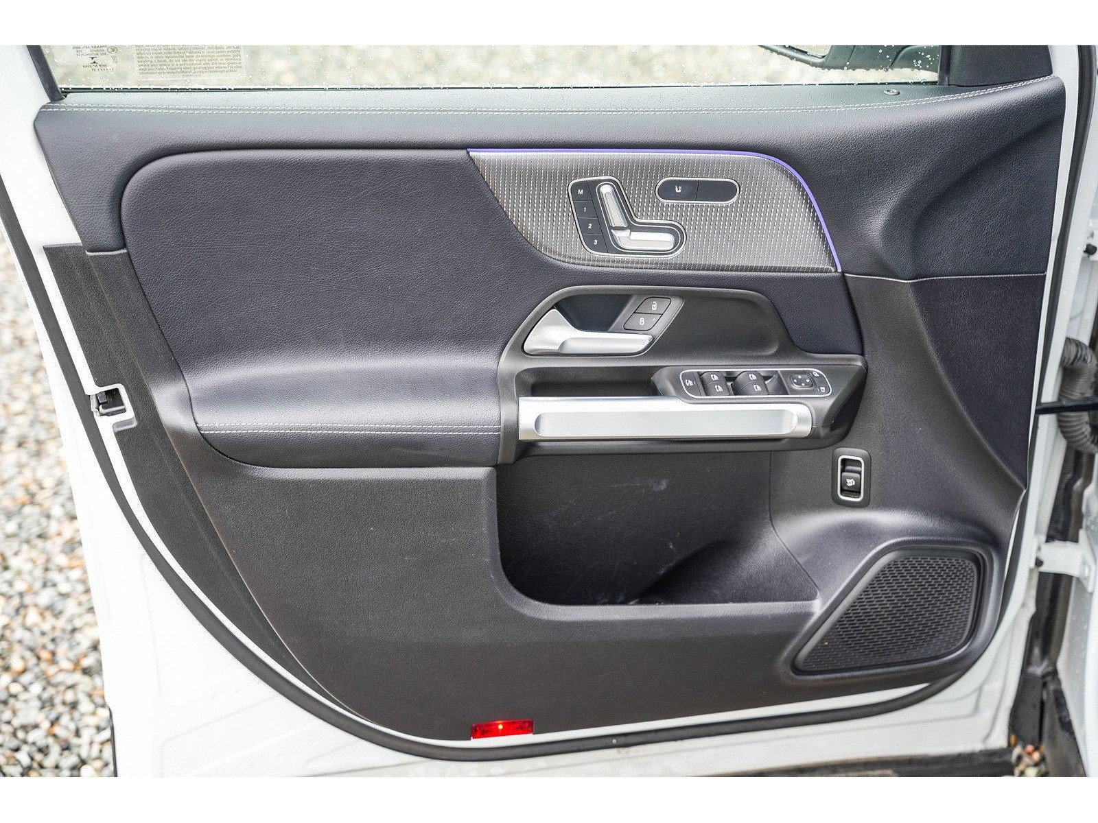 Used 2021 Mercedes-Benz GLB 250 4MATIC image 19
