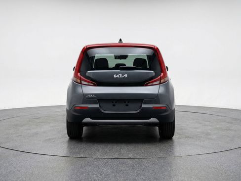 Used 2025 Kia Soul LX w/ LX Technology Package FWD image 7