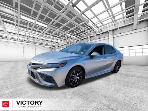 Used 2022 Toyota Camry SE image 7