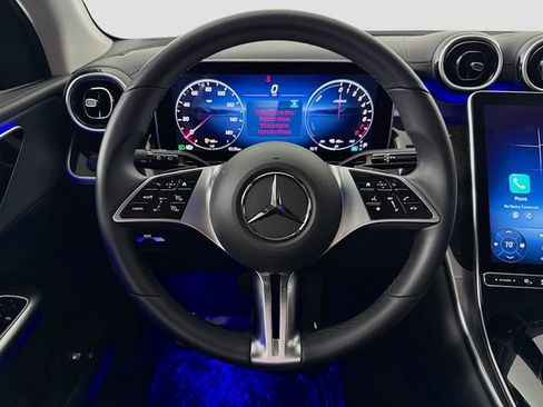 Used 2025 Mercedes-Benz GLC 350e 4MATIC image 11