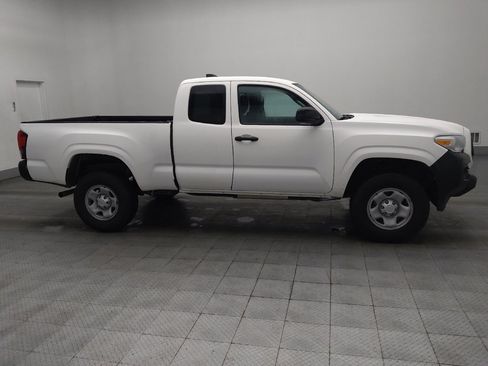 Used 2022 Toyota Tacoma SR image 11