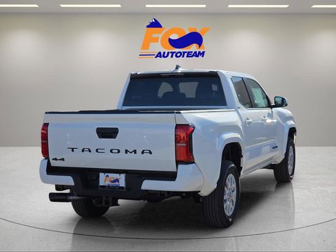 Used 2026 Toyota Tacoma SR5 AWD/4WD image 5