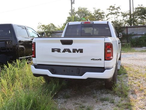 New 2026 RAM 1500 Express AWD/4WD image 17