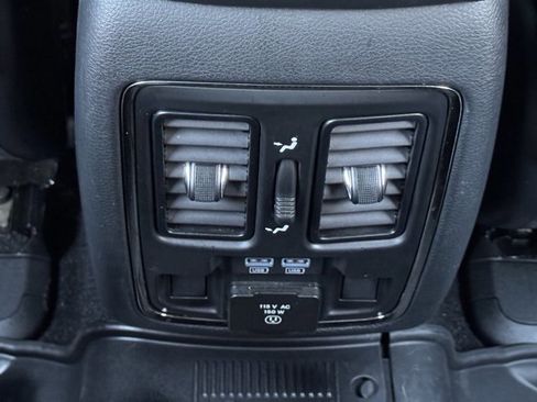 Used 2019 Jeep Grand Cherokee Limited X image 28