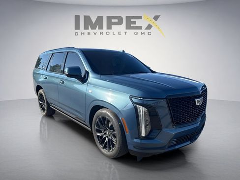 Used 2025 Cadillac Escalade Sport Platinum w/ LPO, ONYX Package AWD/4WD image 4