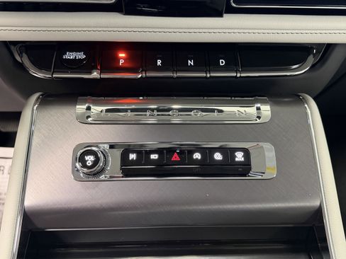 New 2026 Lincoln Aviator AWD image 12