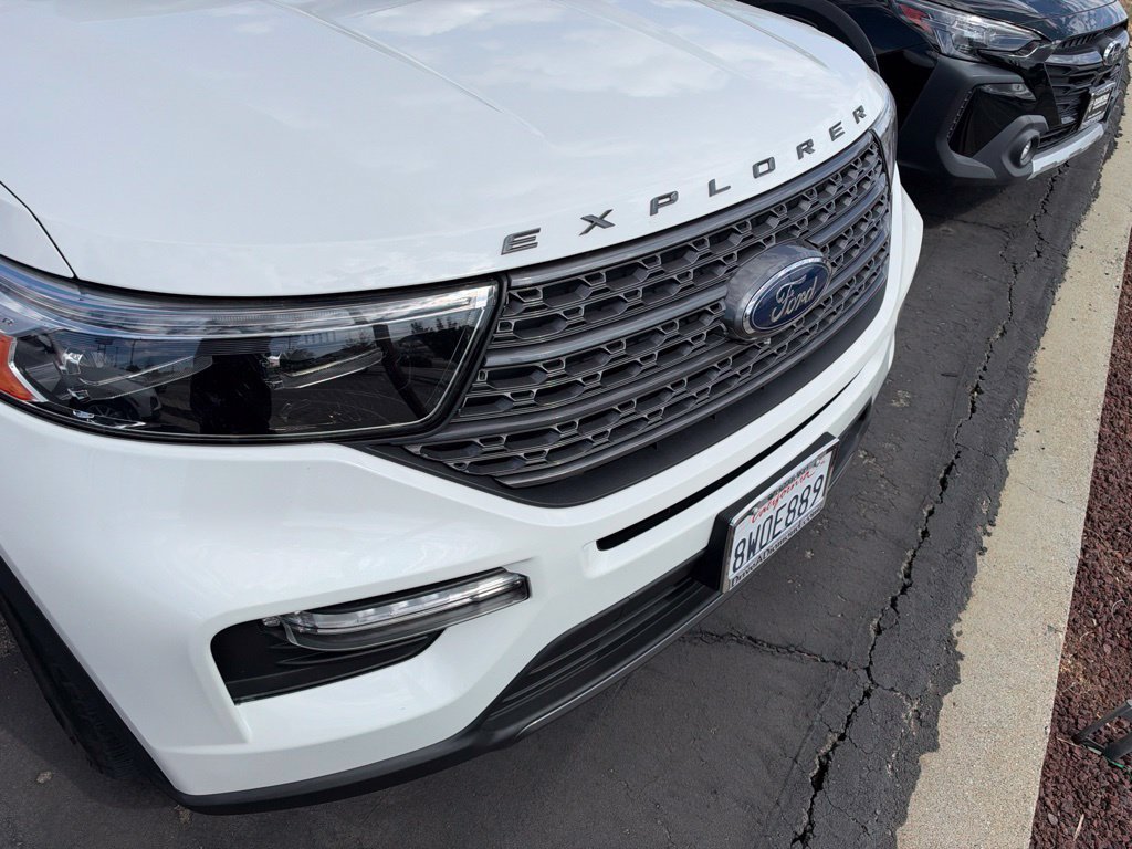 Used 2021 Ford Explorer XLT w/ Equipment Group 202A RWD image 2