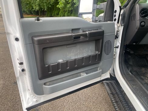 Used 2015 Ford F350 XL w/ Power Equipment Group AWD/4WD image 12