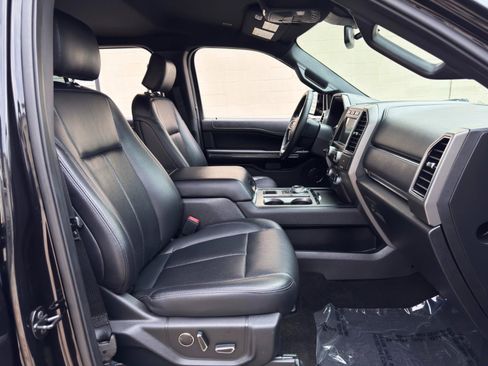 Used 2019 Ford Expedition XLT w/ Equipment Group 202A RWD image 13