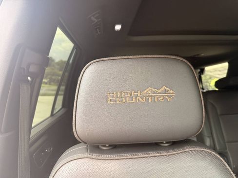 Used 2021 Chevrolet Tahoe High Country w/ Premium Package AWD/4WD image 22