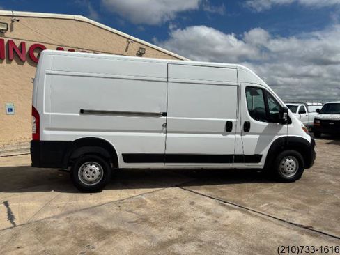 Used 2023 RAM ProMaster 2500 FWD image 8